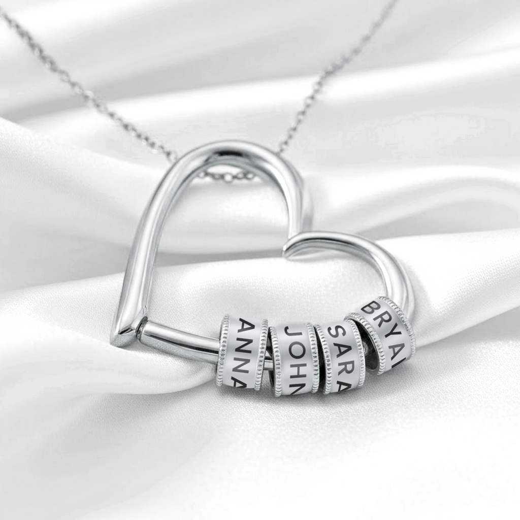 Collier cœur avec prénoms gravés - autre angle